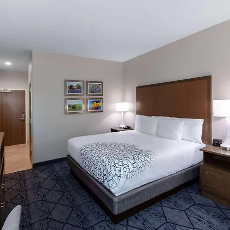 La Quinta Inn & Suites By Wyndham Round Rock Near Kalahari Exterior foto