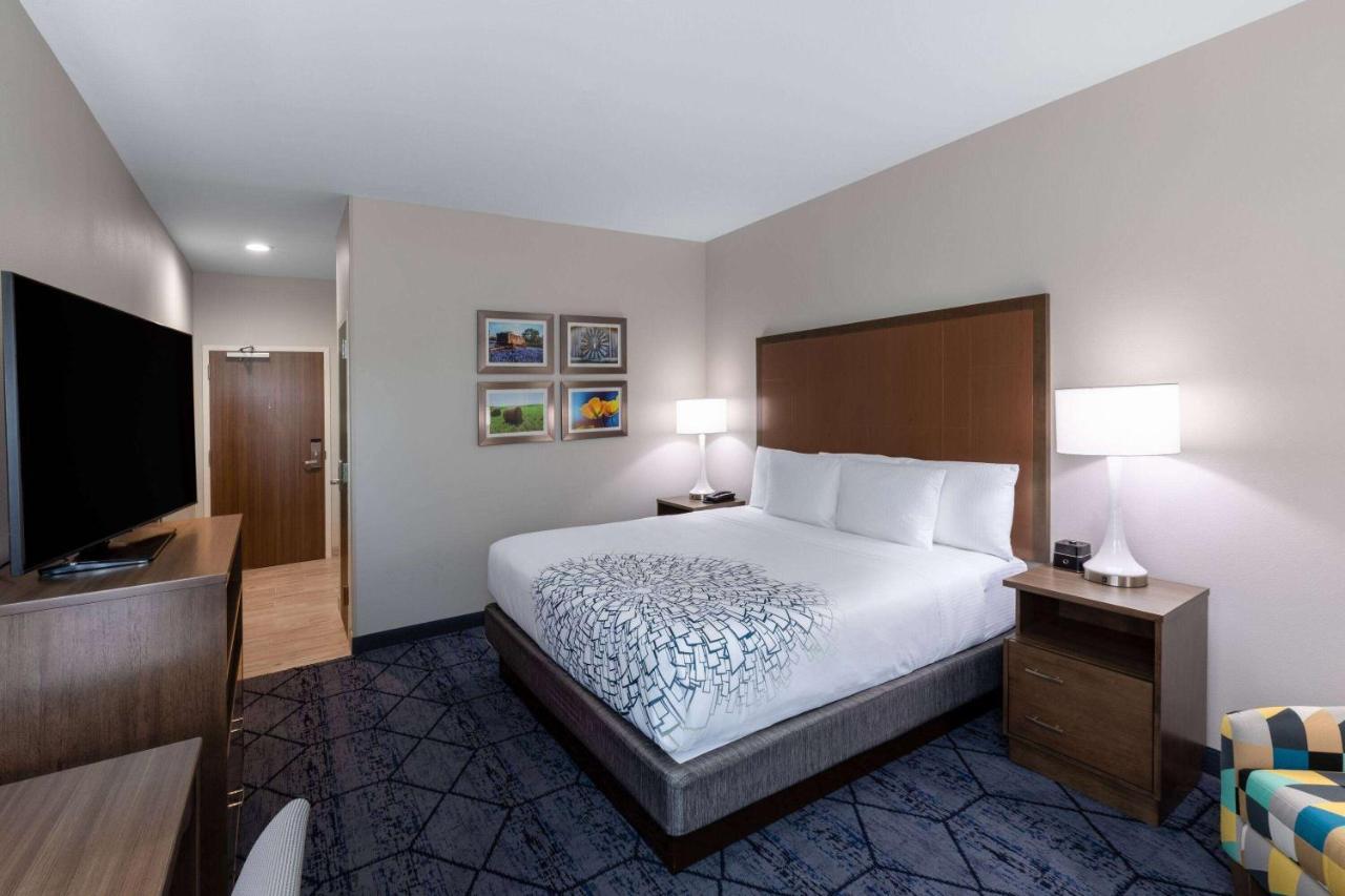 La Quinta & By Wyndham Near Kalahari 3*