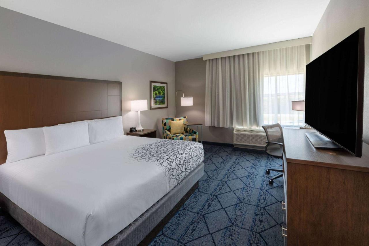 La Quinta & By Wyndham Near Kalahari Round Rock